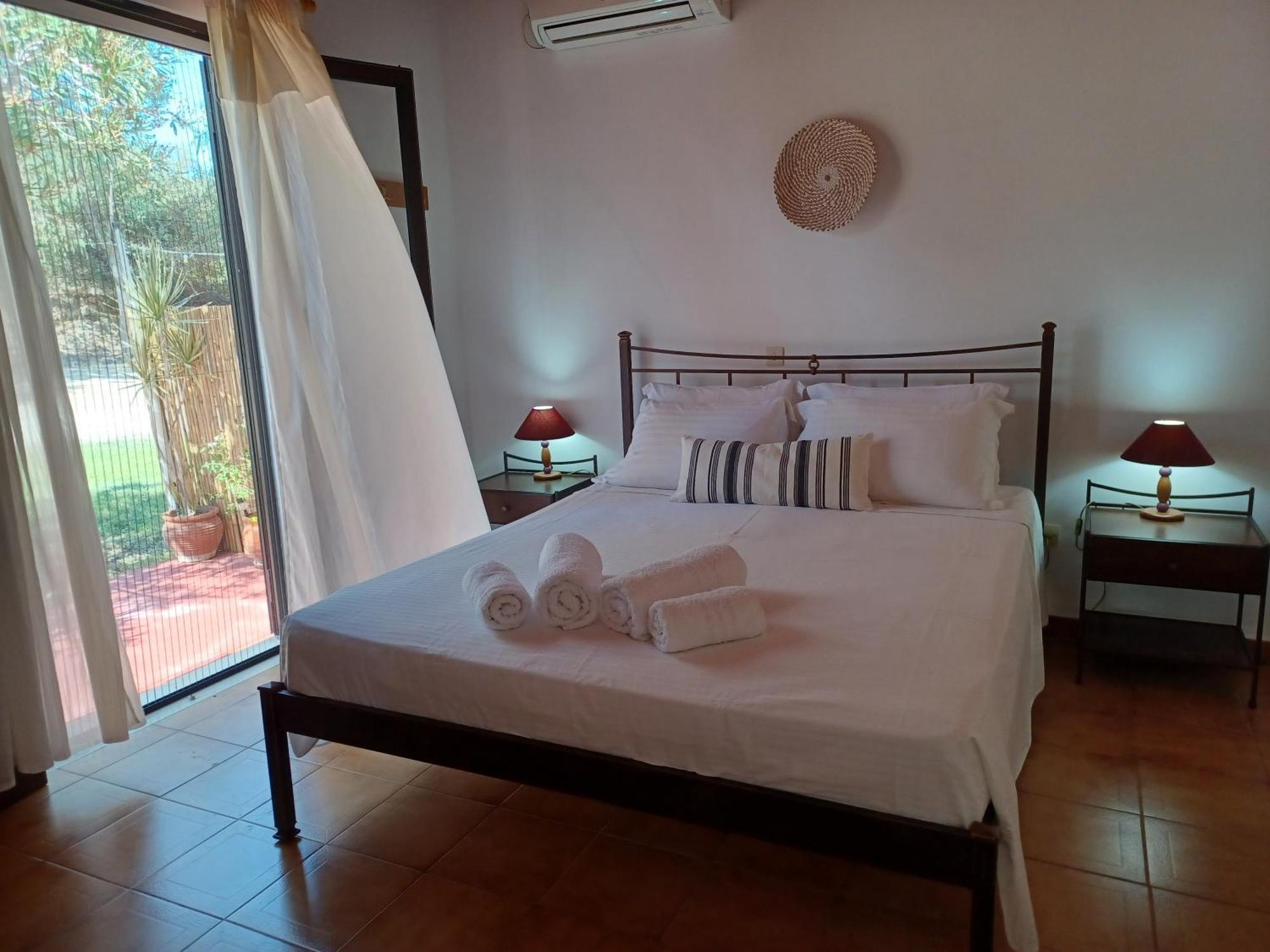 Nerissa Bungalow 2, Two Bedroom House With Sea View Spartia  Exterior photo